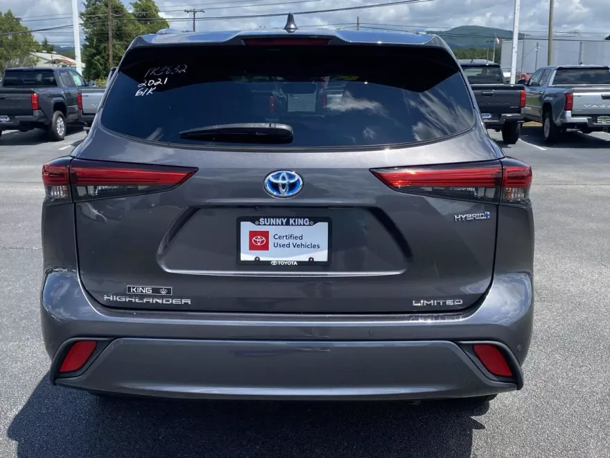 2021 Toyota Highlander Hybrid Limited photo 1