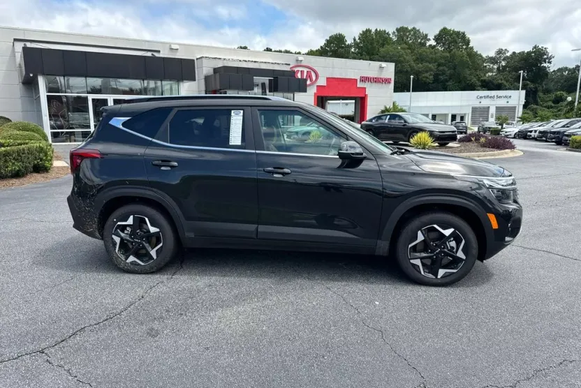 2025 Kia Seltos EX photo 1