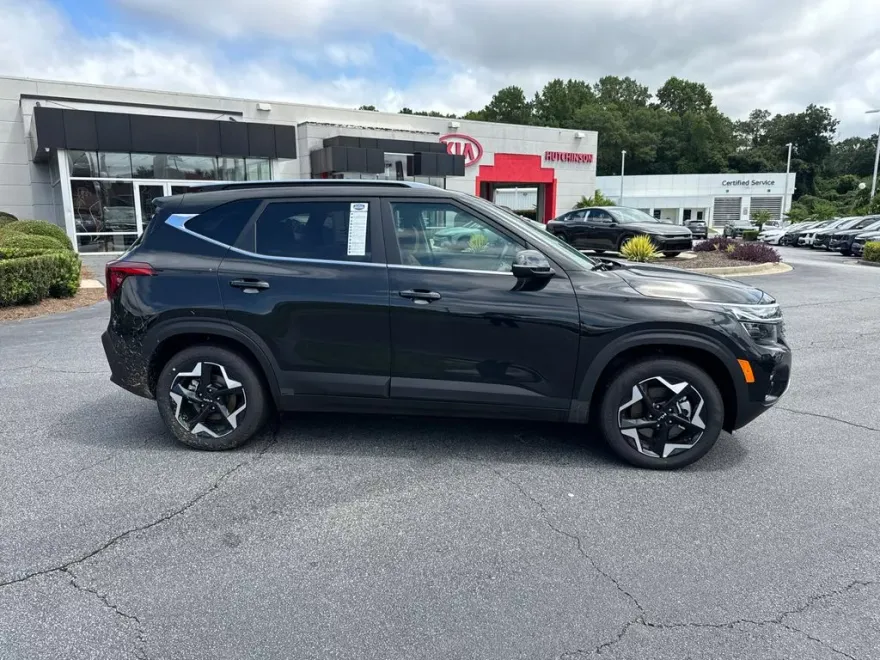 2025 Kia Seltos EX photo 1