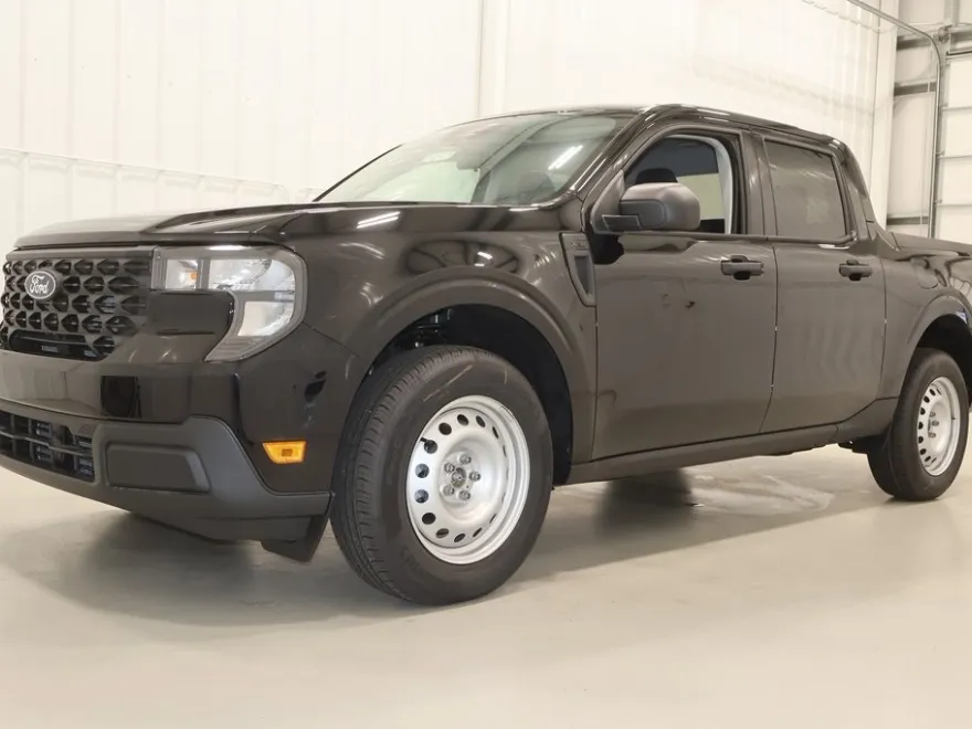 2025 Ford Maverick XL photo 1