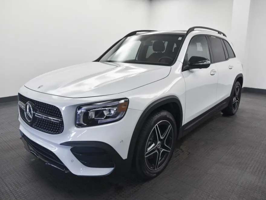 2023 Mercedes Benz GLB 250 4MATIC photo 1