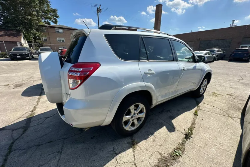 2009 Toyota RAV4 Limited photo 1