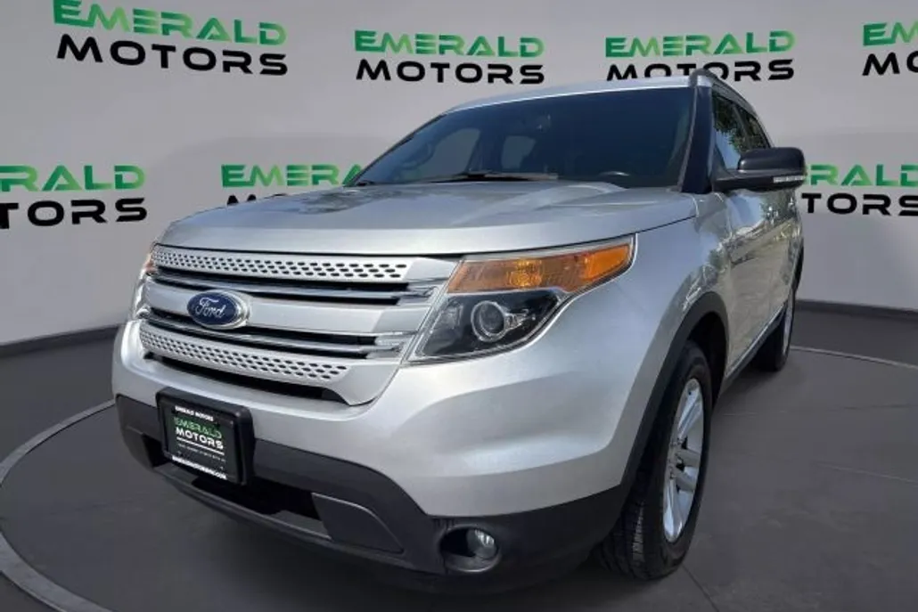 2015 Ford Explorer XLT Sport photo 1
