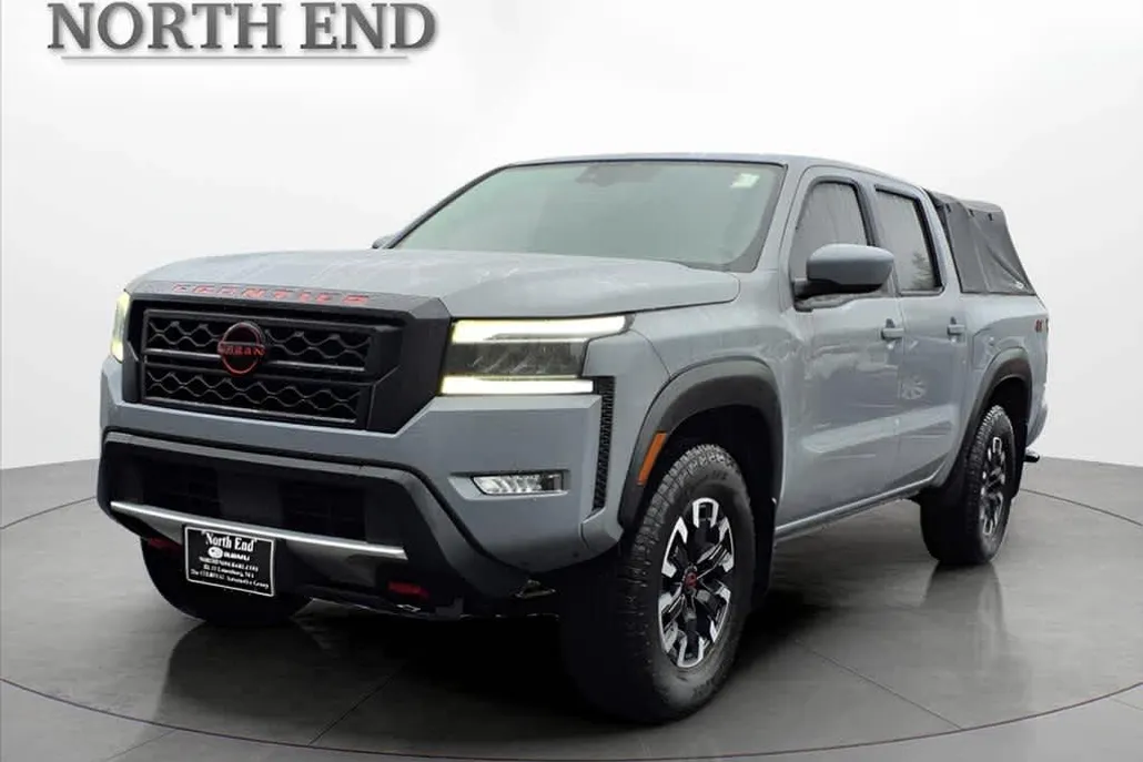 2022 Nissan Frontier PRO-4X Crew Cab photo 1