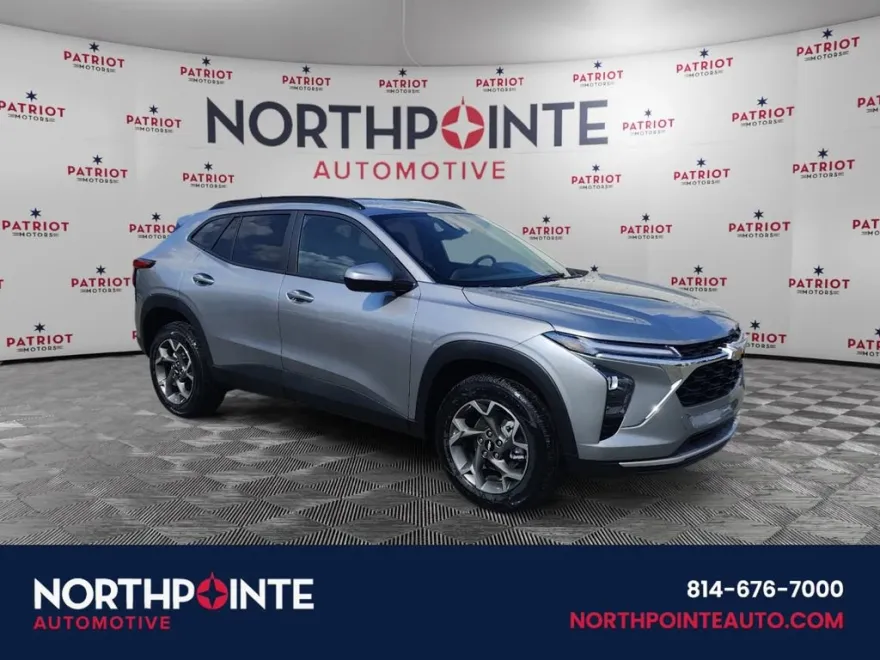 2025 Chevrolet Trax LT photo 1