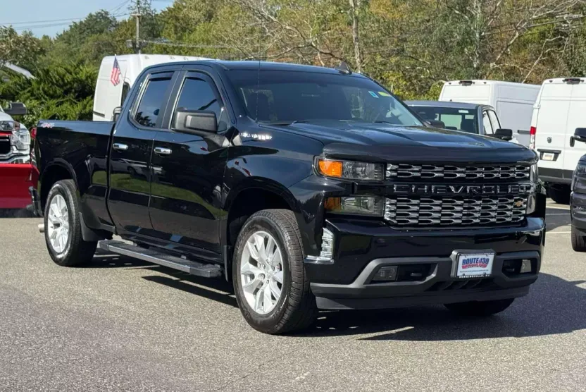 2021 Chevrolet Silverado 1500 Custom photo 1