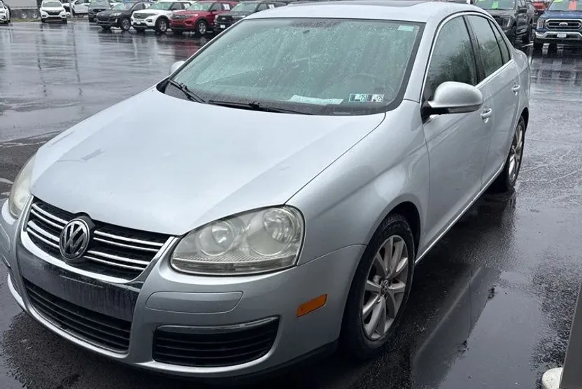 2010 Volkswagen Jetta Limited photo 1