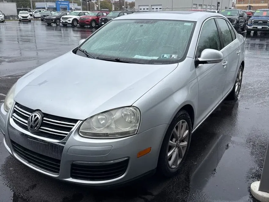 2010 Volkswagen Jetta Limited photo 1
