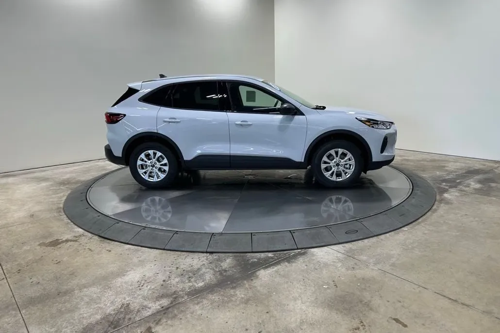 2026 Ford Escape Active photo 1