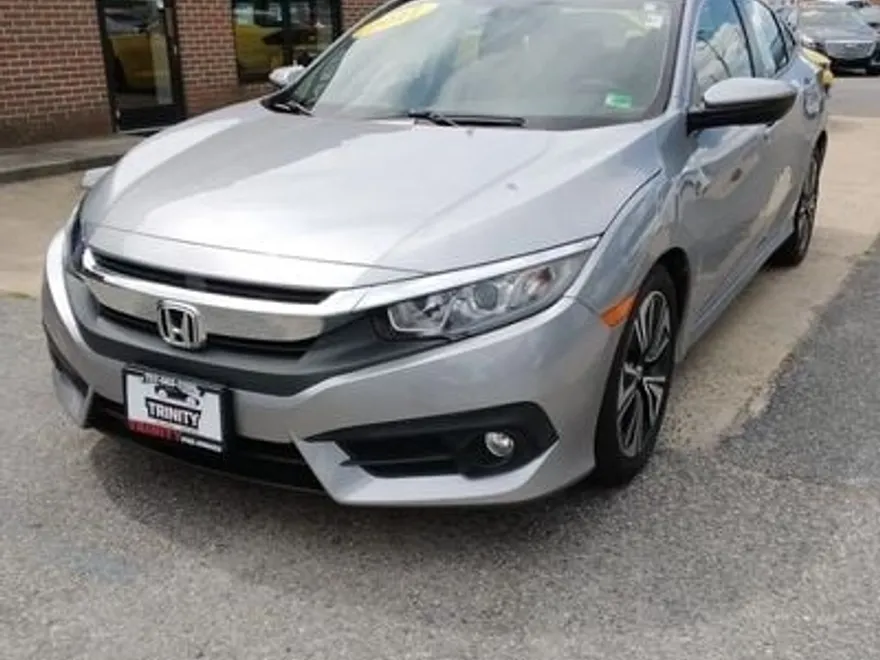 2017 Honda Civic EX-T photo 1