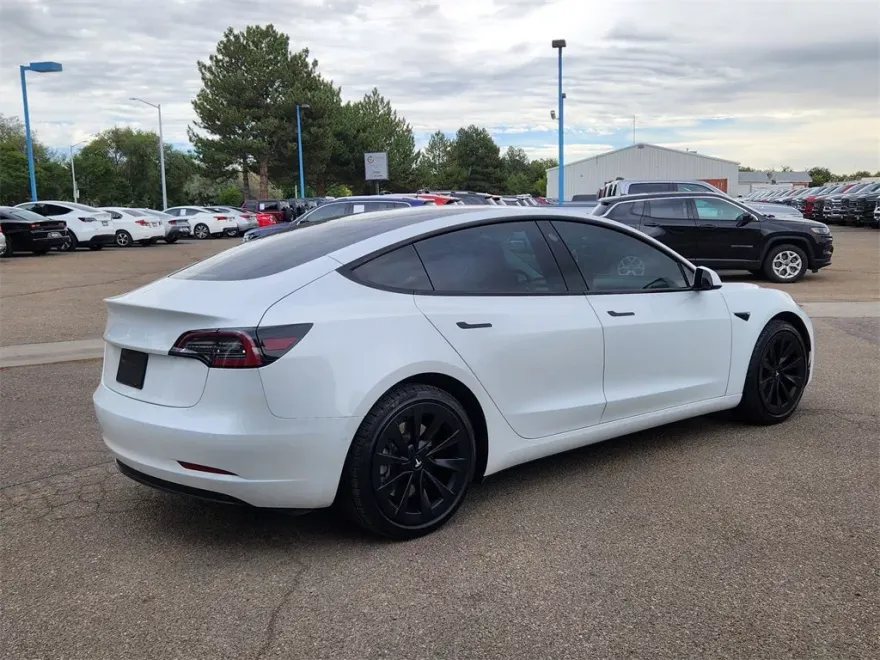 2022 Tesla Model 3 Long Range All-Wheel Drive photo 1