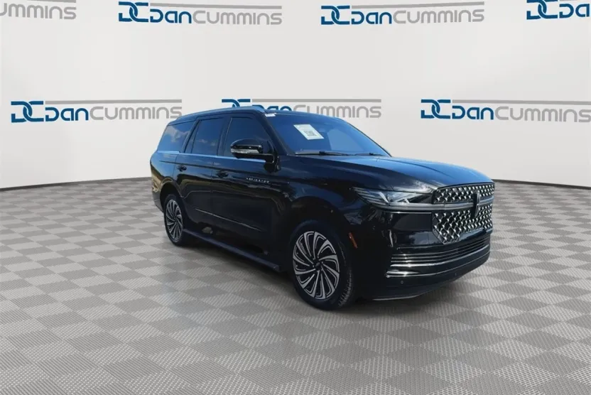 2025 Lincoln Navigator Black Label photo 1