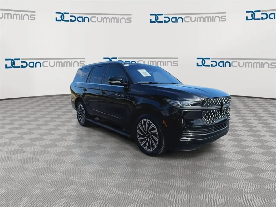 2025 Lincoln Navigator Black Label photo 1