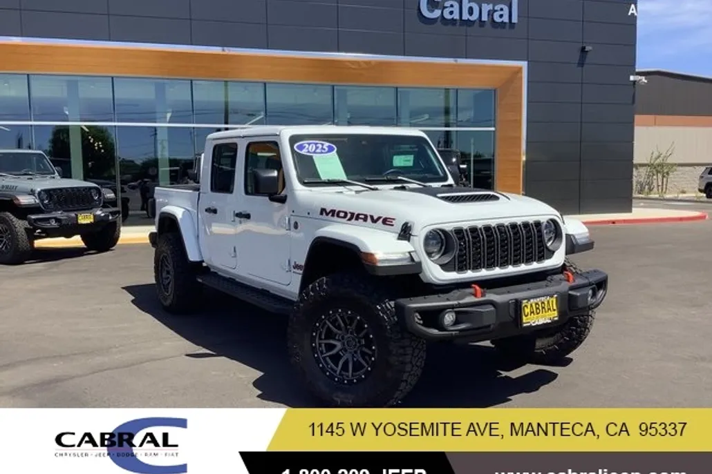 2025 Jeep Gladiator Mojave photo 1