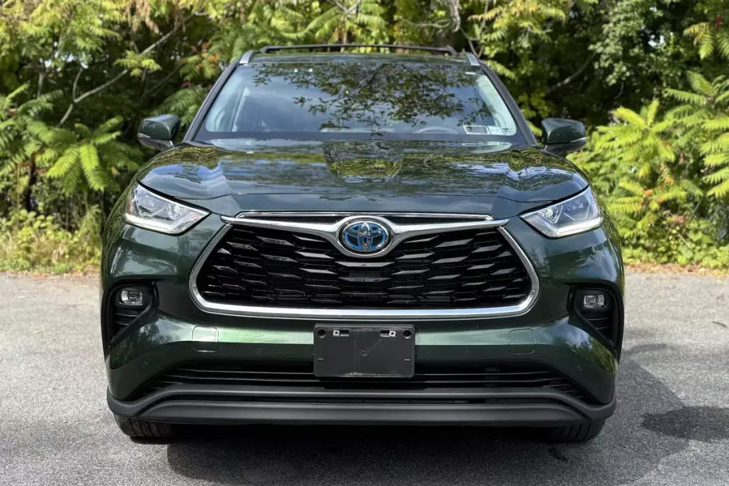 2023 Toyota Highlander Limited photo 1