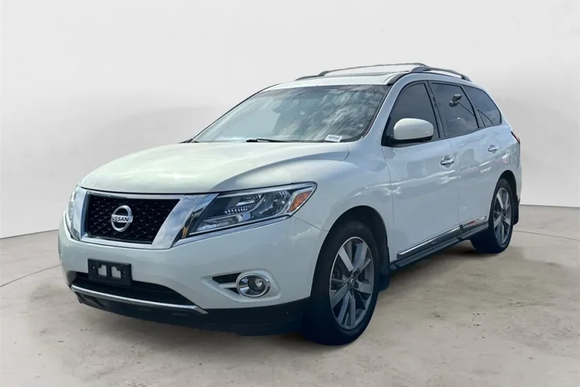 2014 Nissan Pathfinder Platinum photo 1