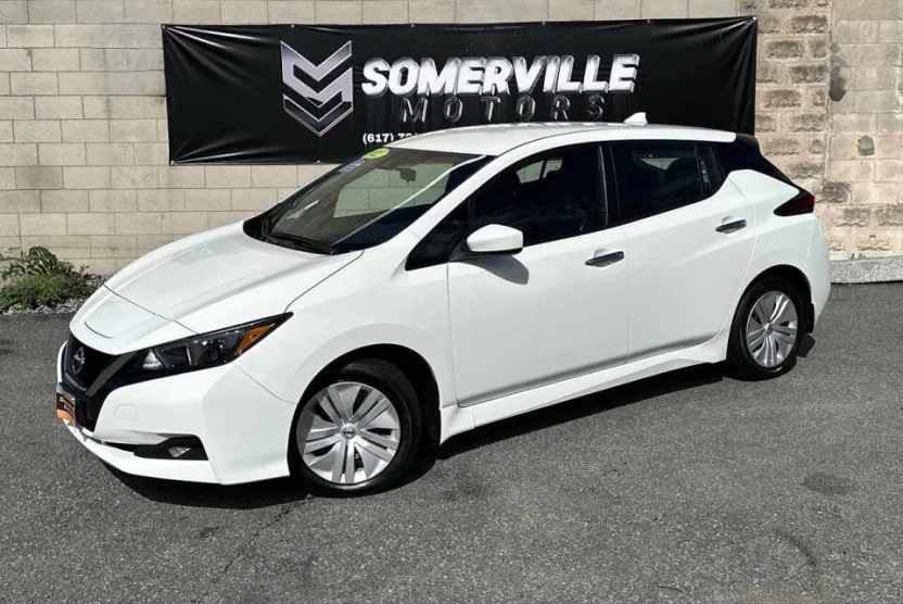 2022 Nissan Leaf S photo 1