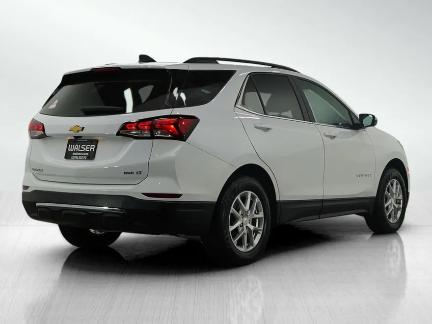 2024 Chevrolet Equinox LT photo 1