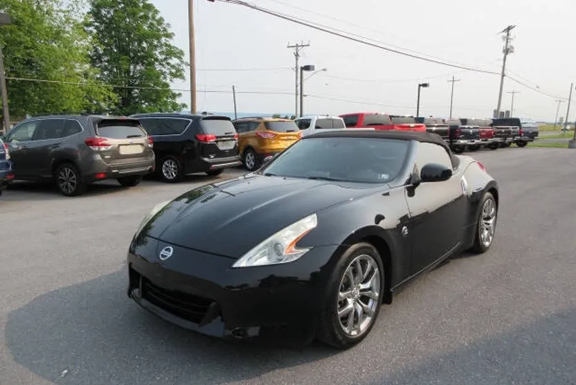 2011 Nissan 370Z photo 1