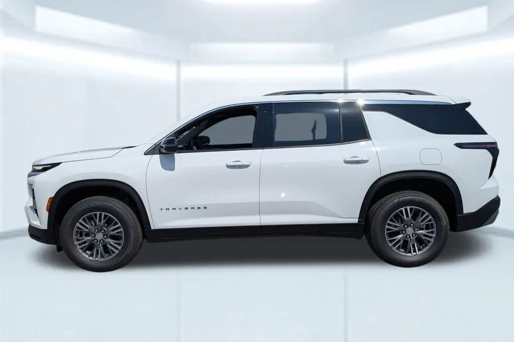 2025 Chevrolet Traverse photo 1