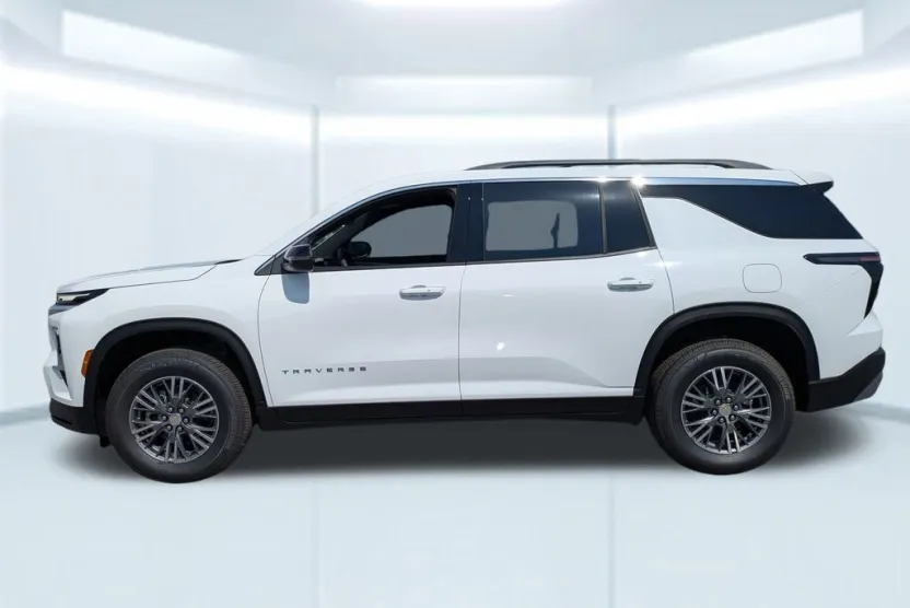 2025 Chevrolet Traverse photo 1