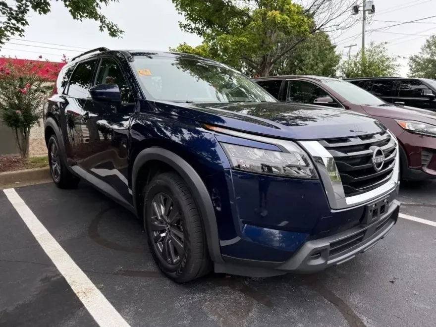 2023 Nissan Pathfinder SV photo 1