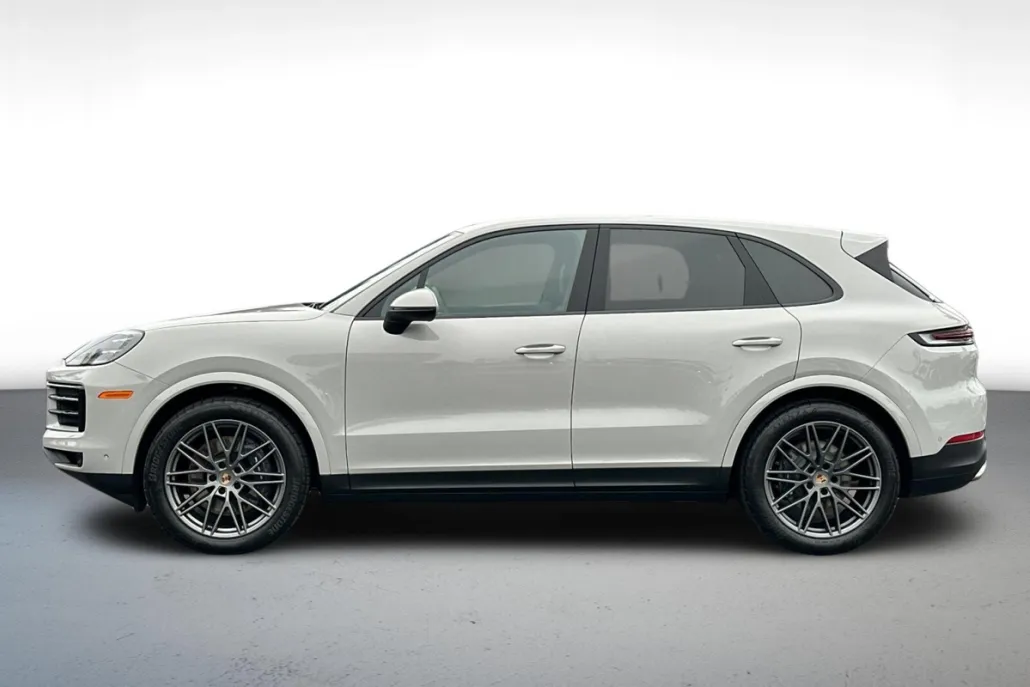2025 Porsche Cayenne photo 1