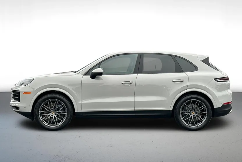 2025 Porsche Cayenne photo 1