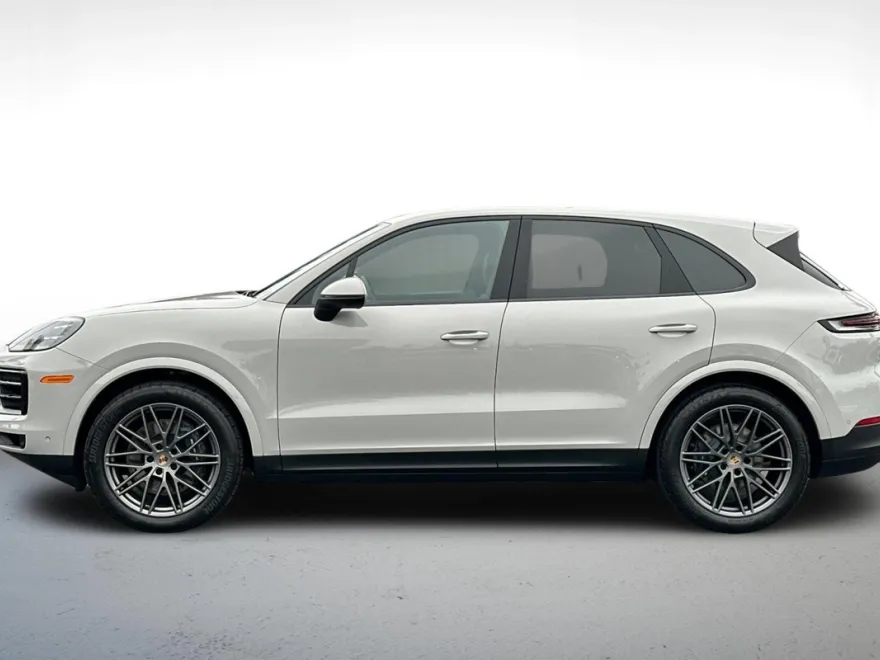 2025 Porsche Cayenne photo 1
