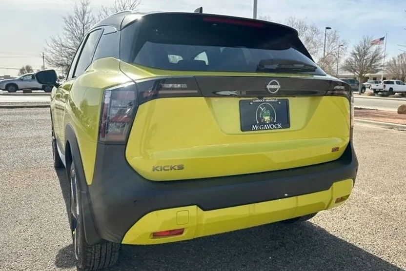 2025 Nissan Kicks SR photo 1