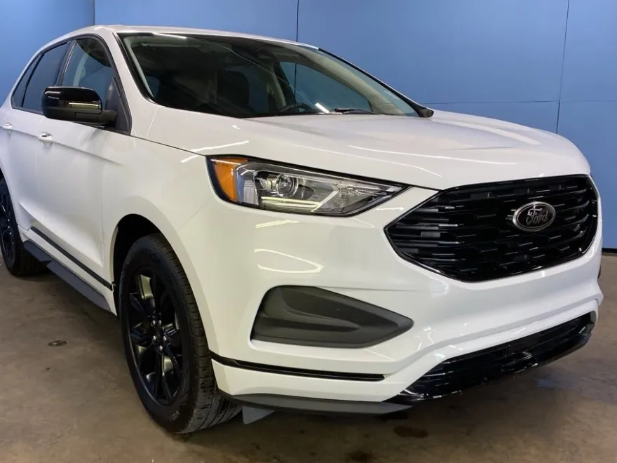 2024 Ford Edge SE photo 1