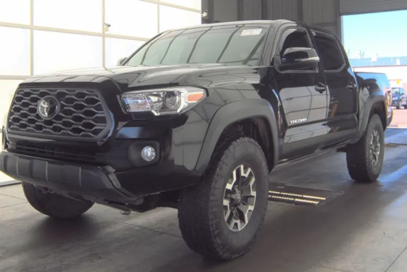 2023 Toyota Tacoma TRD Off-Road V6 photo 1