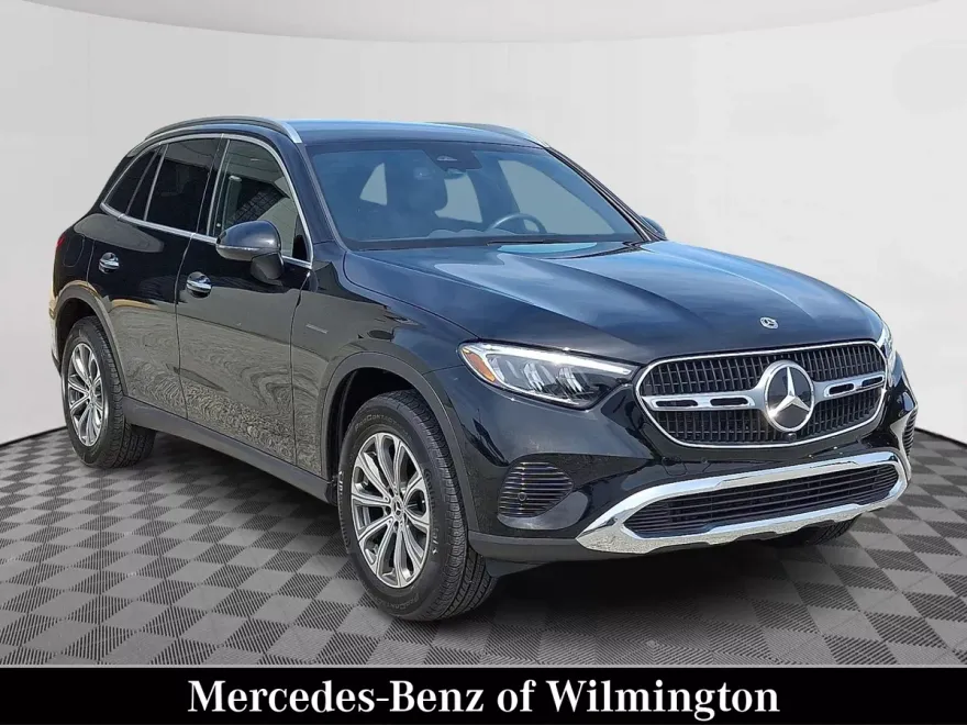 2025 Mercedes Benz GLC 300 4MATIC photo 1