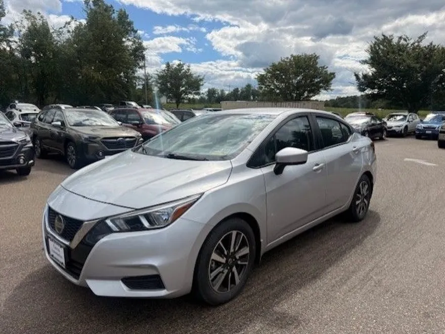 2022 Nissan Versa 1.6 SV photo 1