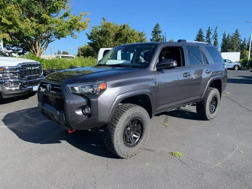 2023 Toyota 4Runner SR5 Premium photo 1