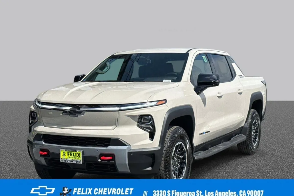 2026 Chevrolet Silverado EV Trail Boss photo 1