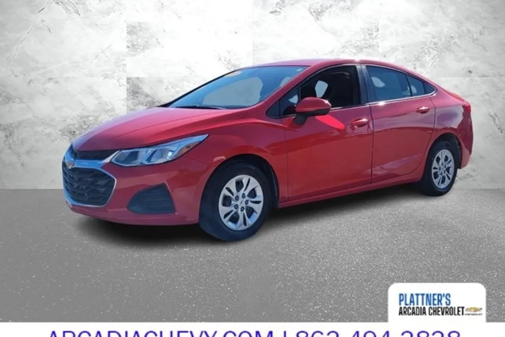 2019 Chevrolet Cruze LS photo 1
