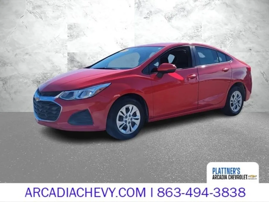 2019 Chevrolet Cruze LS photo 1