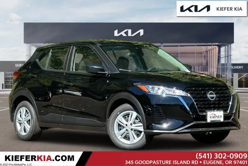 2025 Nissan Kicks Play S photo 1