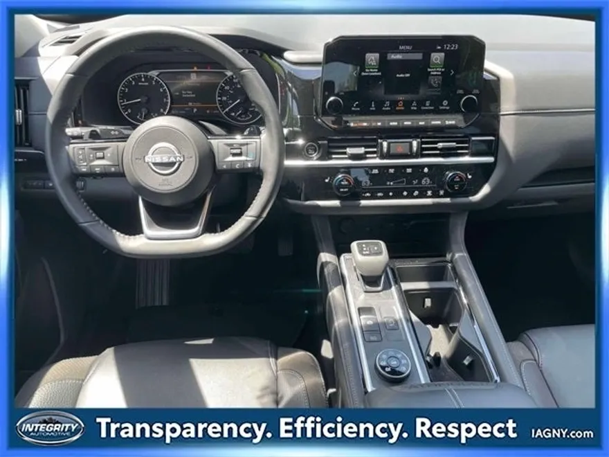 2024 Nissan Pathfinder SL photo 12