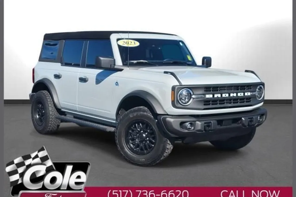 2023 Ford Bronco Black Diamond photo 1