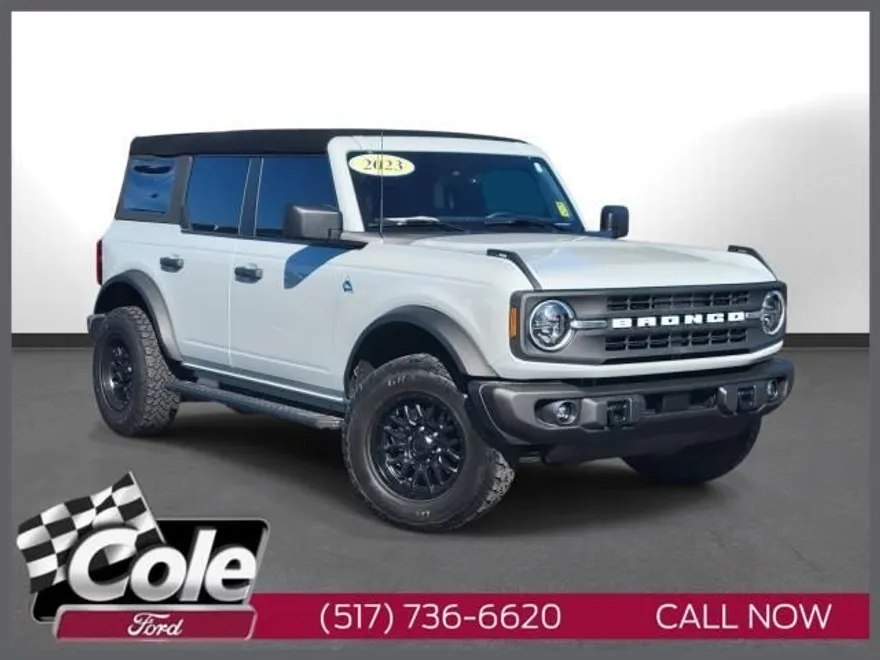 2023 Ford Bronco Black Diamond photo 1