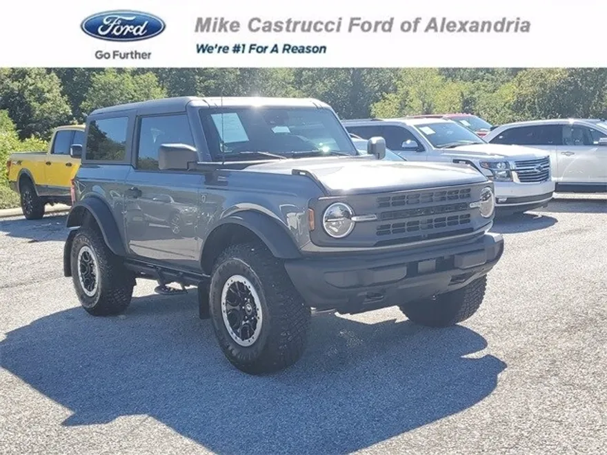 2022 Ford Bronco Outer Banks photo 1