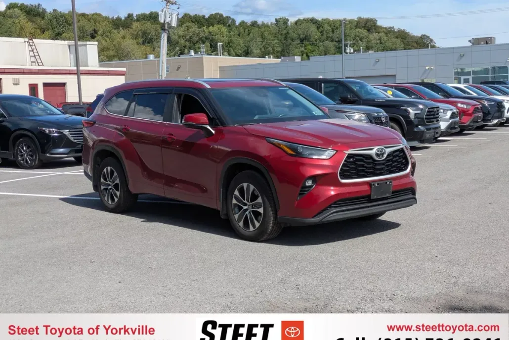 2023 Toyota Highlander XLE photo 1