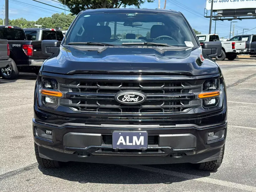 2025 Ford F-150 XLT photo 1