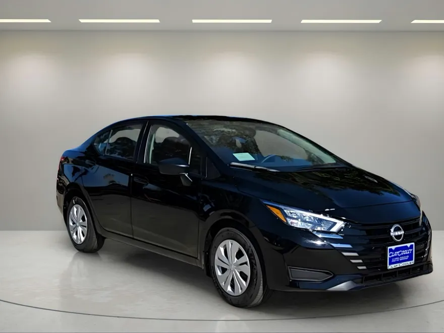 2025 Nissan Versa S photo 1