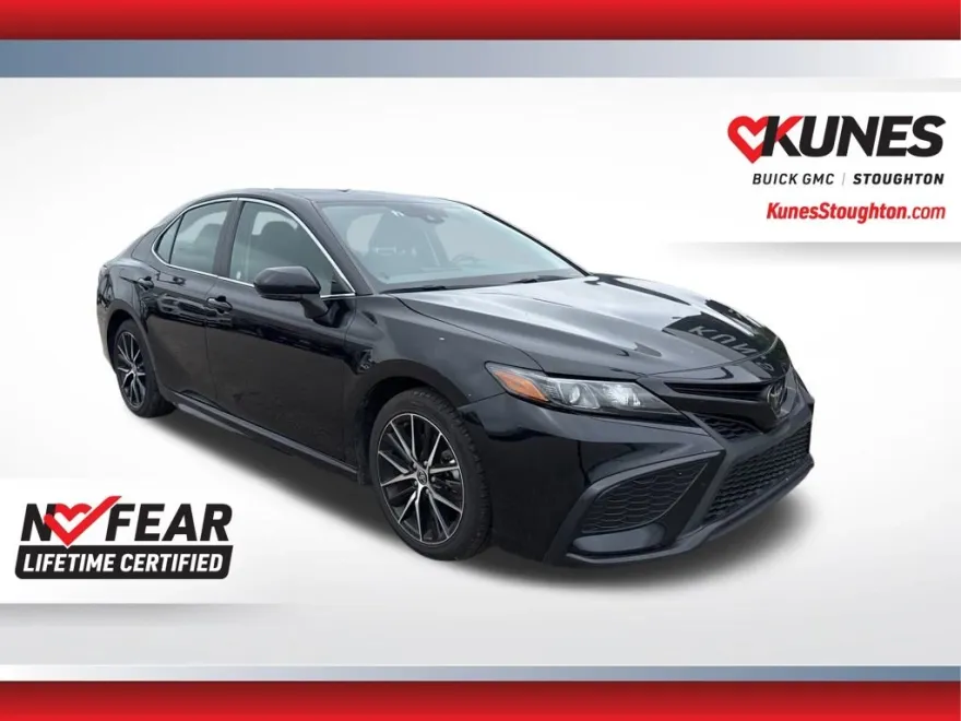 2024 Toyota Camry SE photo 1