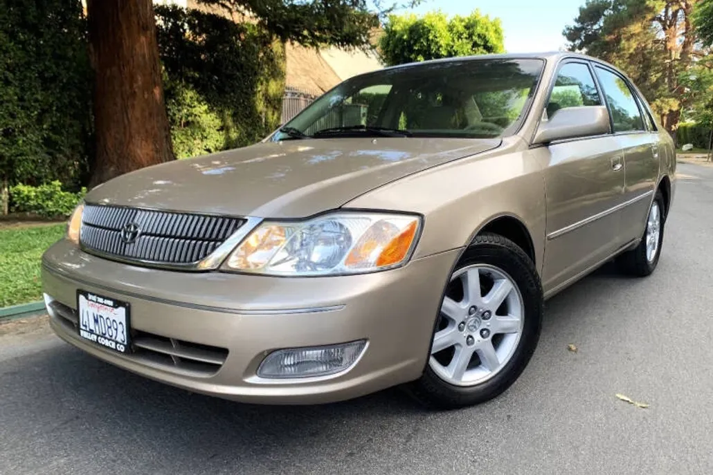 2000 Toyota Avalon XLS photo 1