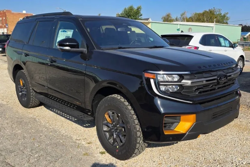 2025 Ford Expedition photo 1