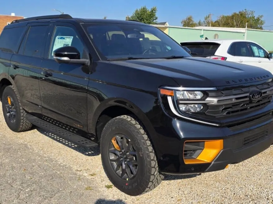 2025 Ford Expedition photo 1